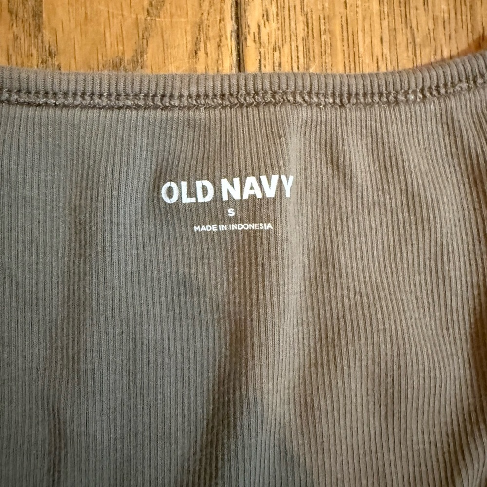 Ribbed button down top - Picture 4 of 4